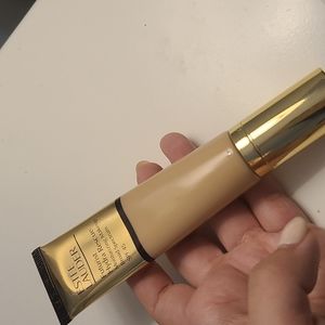 Estee Lauder Futurist Hydra Rescue Moisturizing Makeup Board Spectrum SPF 45 1N2